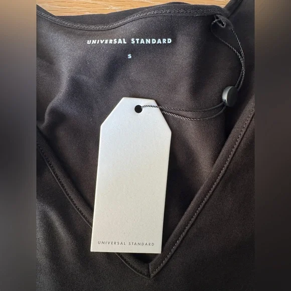 NWT! | UNIVERSAL STANDARD Iconic Geneva V-Neck Short Sleeve Dress Black S/14-16 - Picture 9 of 12